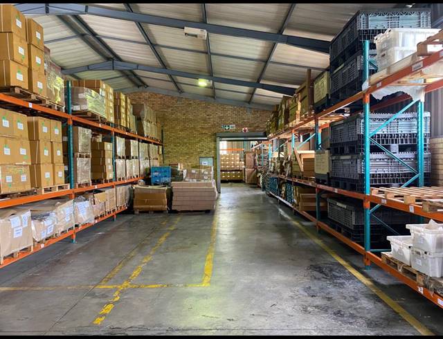4,580M² WAREHOUSE TO LET IN ROSSLYN